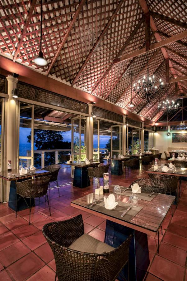 Centara Villas Phuket Karon Екстериор снимка