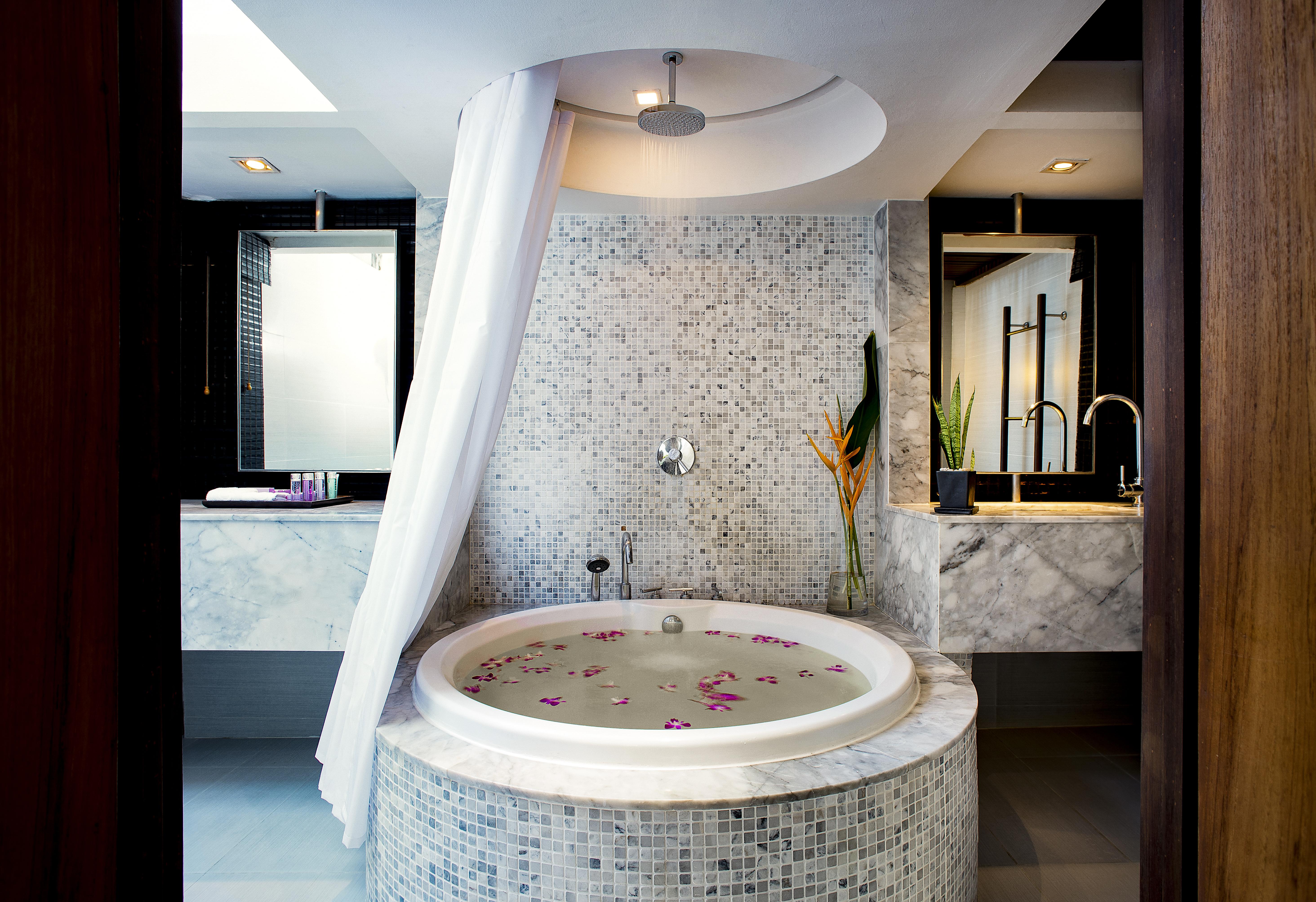 Centara Villas Phuket Karon Екстериор снимка